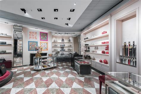 Stunning Gucci boutique opens at Frankfurt Airport